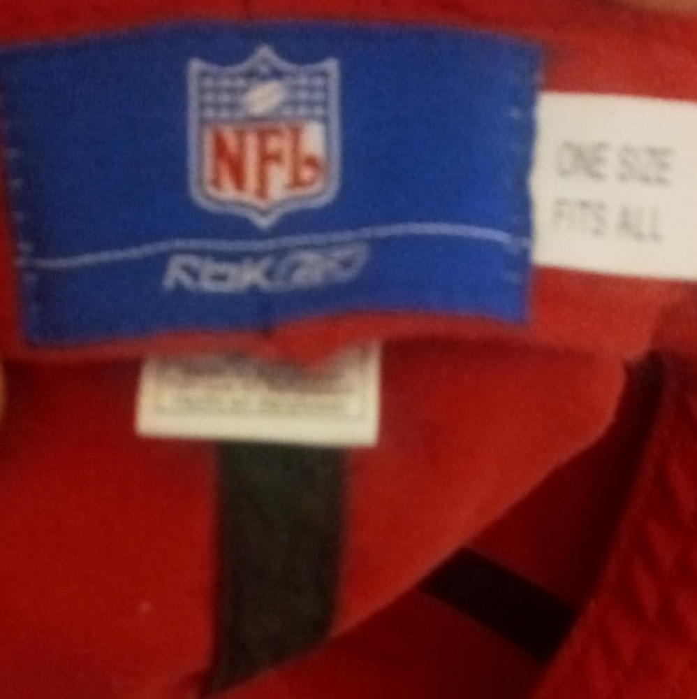 Red Buccaneers NFL Cap Reebok one size - Picture 6 of 6